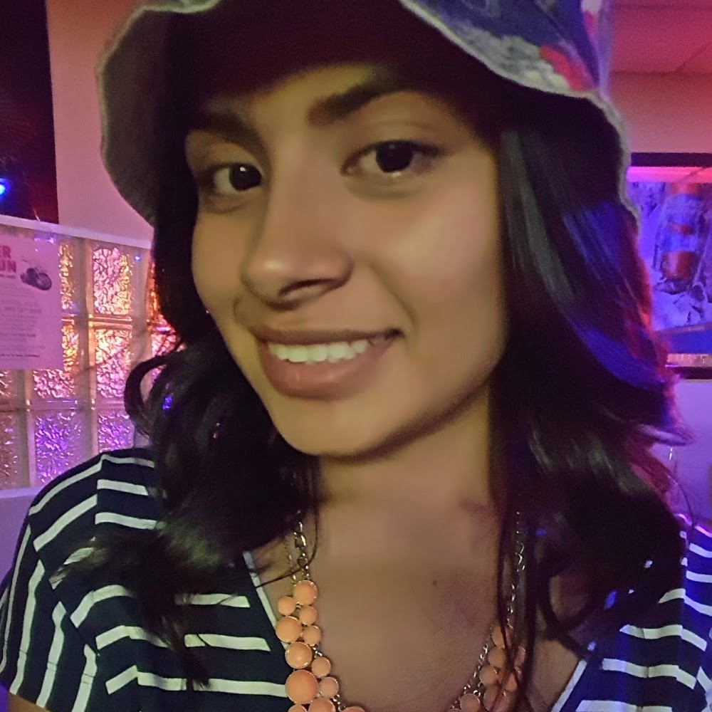 Meet your Posher, Yajaira
